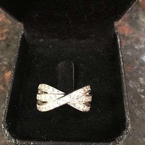 Sterling silver zirconia ring