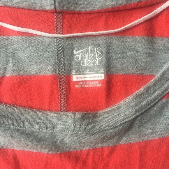 Nike pink and grey shirt - Picture 2 of 3