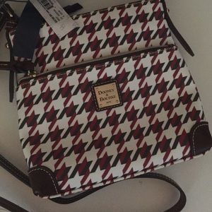 Authentic Dooney & Bourke Bag w/ keychain set NWT