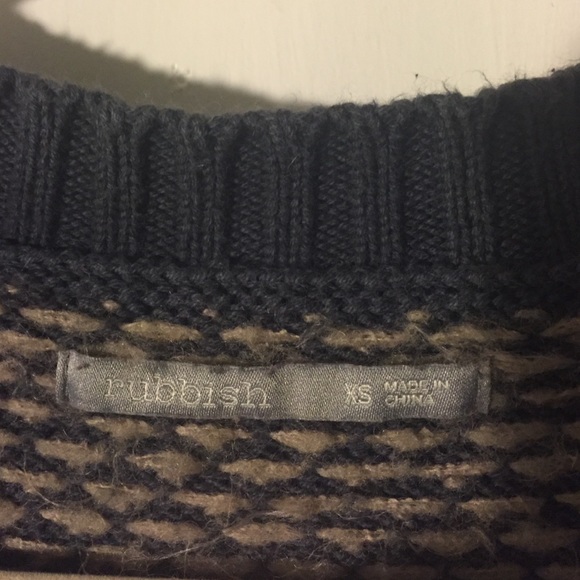 Winter button up sweater - Picture 3 of 3