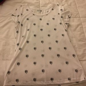 White blouse with tigers printed