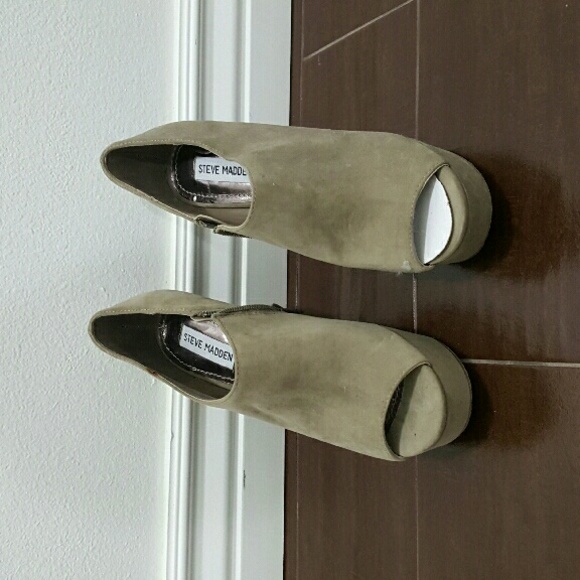 Brand new Steve Madden wedges