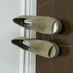 Brand new Steve Madden wedges