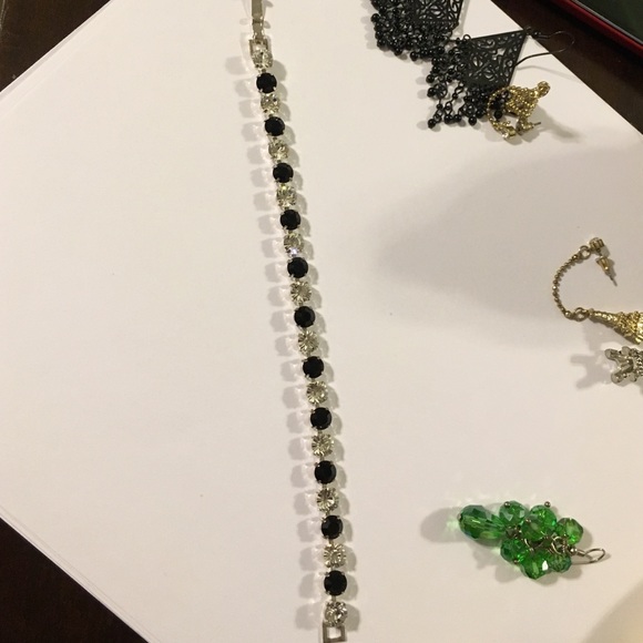 7 1/2" long bracelet- fashion jewelry