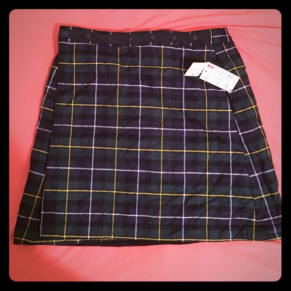 Uniqlo Dark Green Warm Lines Check Skirt