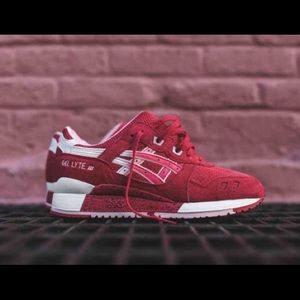 💥SOLD💥 Asics Gel Lyte III-Vday Sneaker