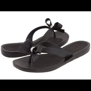 GUESS tutu bow flip flops