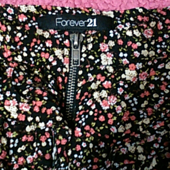 Floral Ruffle Mini Skirt - Picture 2 of 3