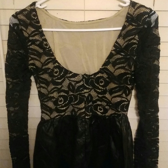 Black dress - Picture 5 of 8