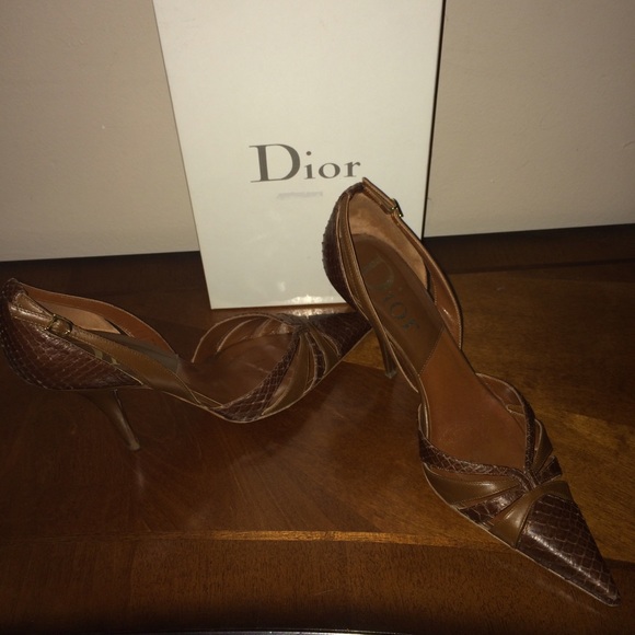 Christian Dior Pointed Toe Pumps - Picture 2 of 3