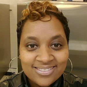 Meet your Posher, Lakisha