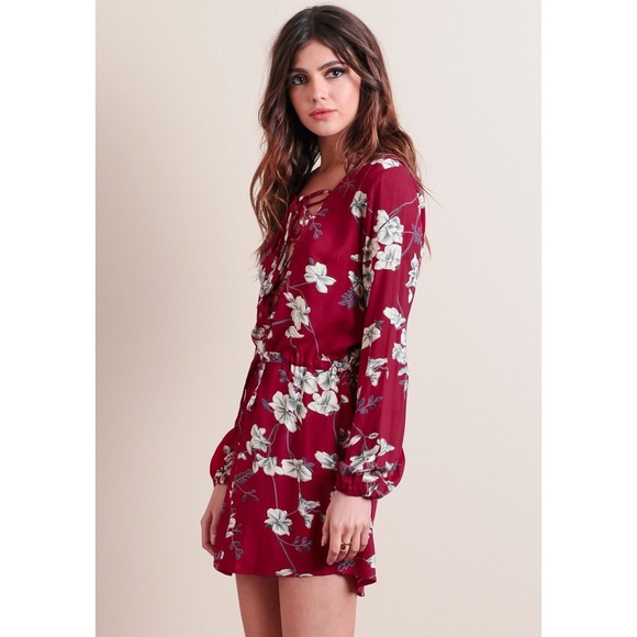 ✖️SOLD✖️Red Floral Lace Up Long Sleeve Dress - Picture 2 of 4