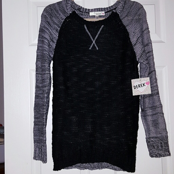 Crew Neck Sweater Medium Size (NWT)