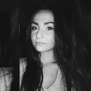 Meet your Posher, Deshira