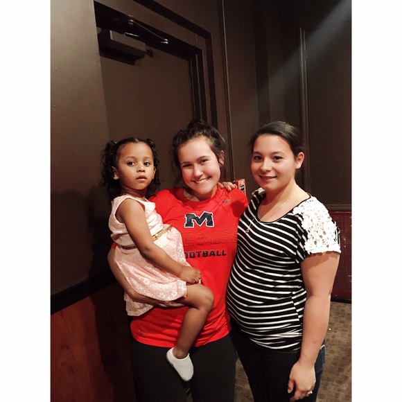 Meet your Posher, Devyn - Picture 1 of 1