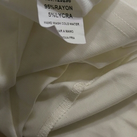 Pretty Ivory dress - Picture 7 of 8