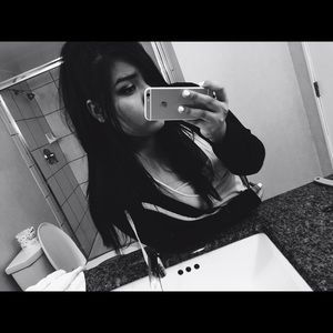 Meet your Posher, Aurelia