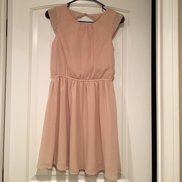 Gorgeous blush dress! - Picture 2 of 4