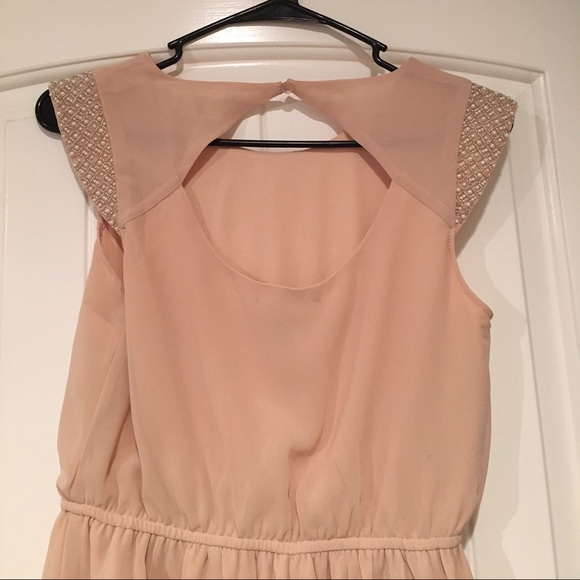 Gorgeous blush dress! - Picture 3 of 4