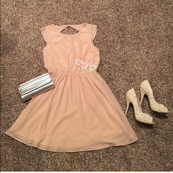 Gorgeous blush dress! - Picture 4 of 4
