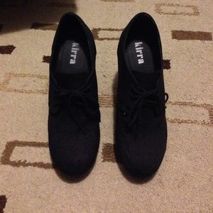 Fun Kirra Wedges! Perfect for any season!