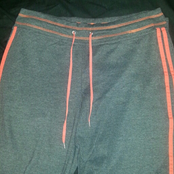 Sweat pants - Picture 2 of 3