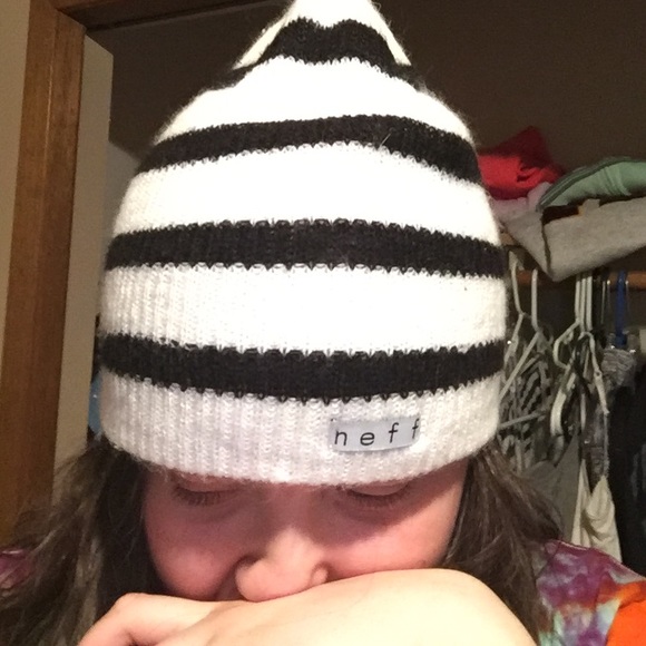 Neff hat - Picture 3 of 4