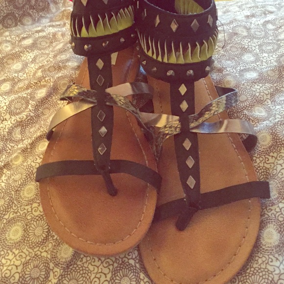 ✨FLASH SALE✨Sandals
