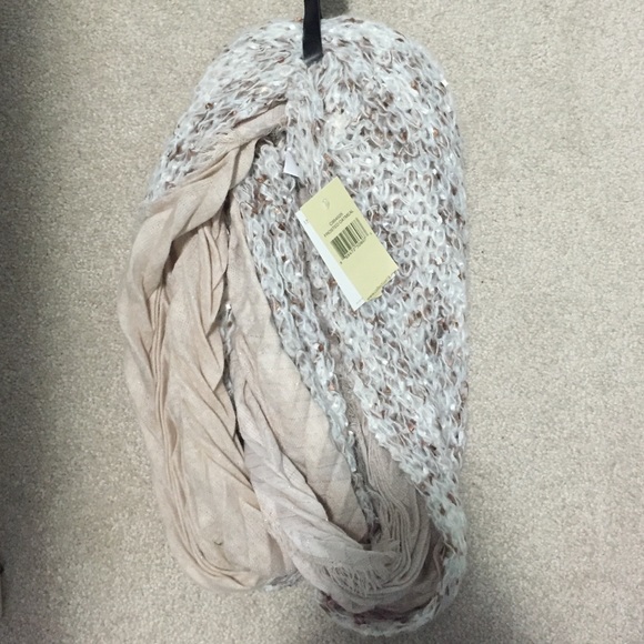 Infinity Scarf - Picture 1 of 3