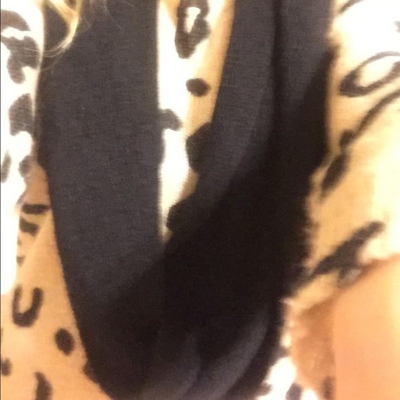 Black many-ways Infinity Scarf