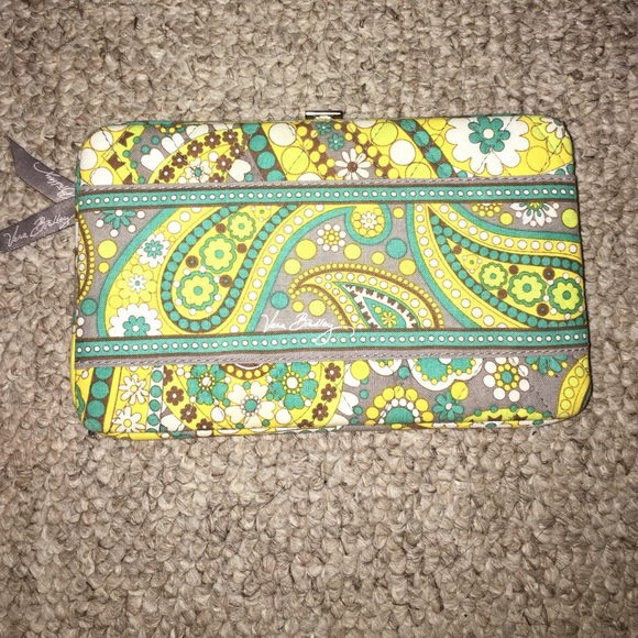 very pretty wallet
