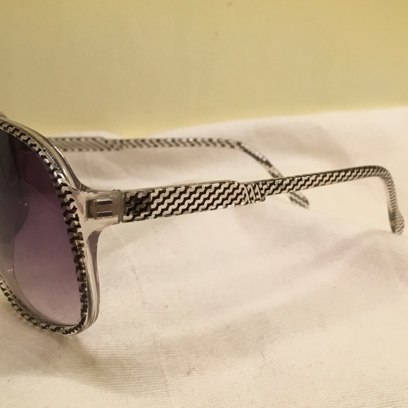 Cool Shades ☀️ - Picture 4 of 4