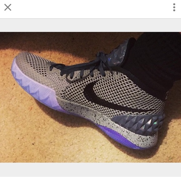 ISO NIKE KYRIE IRVING ALL STAR SZ 5.5 in boys. - Picture 1 of 3