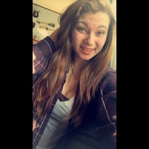 Meet your Posher, Deedee