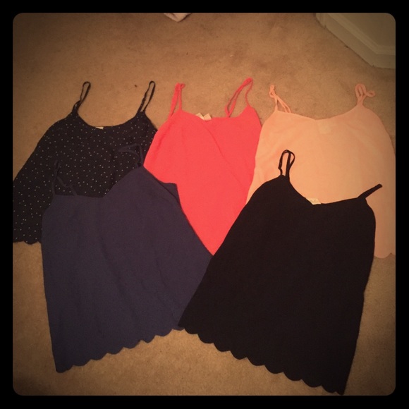 BUNDLE of Scalloped Hemmed Tanks