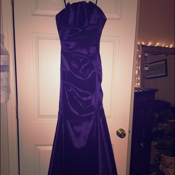 Betsy & Adam strapless formal gown size 6.