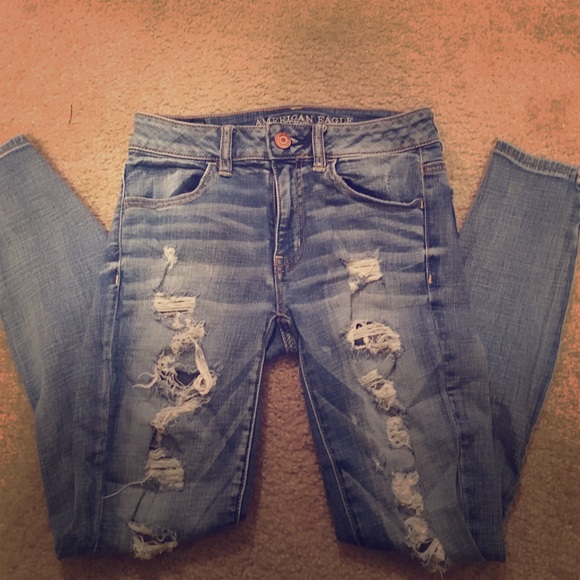 American Eagle light wash distressed jeans