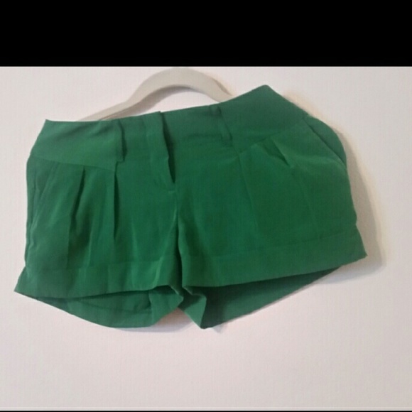 Super cute NWT Express Green Shorts