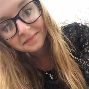 Meet your Posher, Cassandra