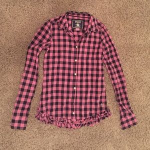 VS Pink plaid button down 💖