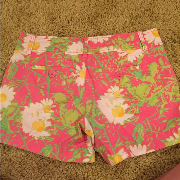 Floral Lilly Pulitzer shorts - Picture 2 of 3