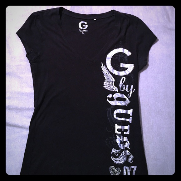 Guess fitted v neck
