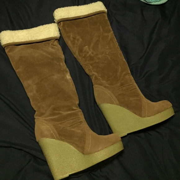 SALE:: Size- 81/2 Suede boot