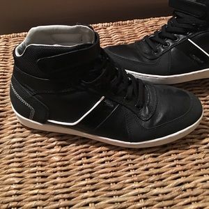 Men's mid top sneakers