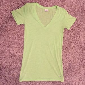 VS Pink T shirt 💚