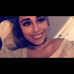 Meet your Posher, Ana maria