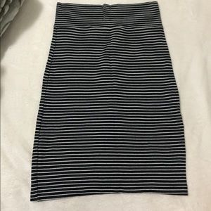 Stripe mid-length pencil skirt