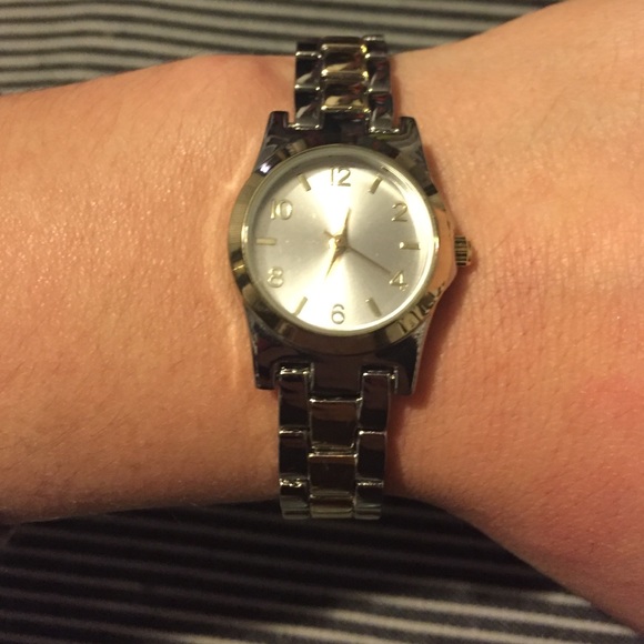 Watch - Picture 2 of 3