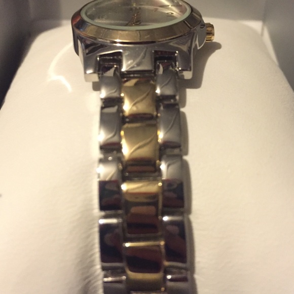 Watch - Picture 3 of 3