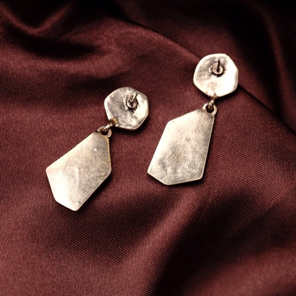 • SALE • Beautiful Drop Earrings • - Picture 2 of 2